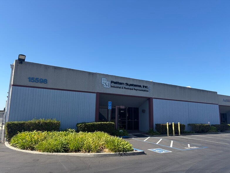 Primary Photo Of 15592-15606 Producer Ln, Huntington Beach Warehouse For Lease