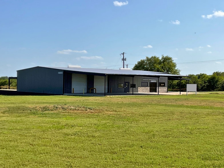 More Photos Of 1505 S Rio Grande St, Taylor Warehouse For Lease