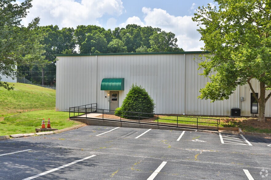 More Photos Of 129 Metro Ct, Greer Warehouse For Lease