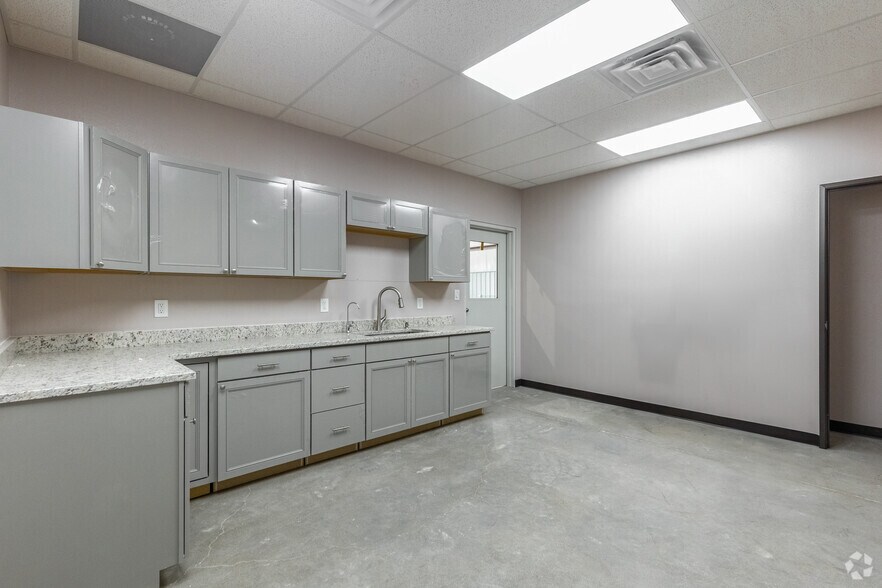 More Photos Of 3717 S County Rd 1232, Midland Industrial For Sale