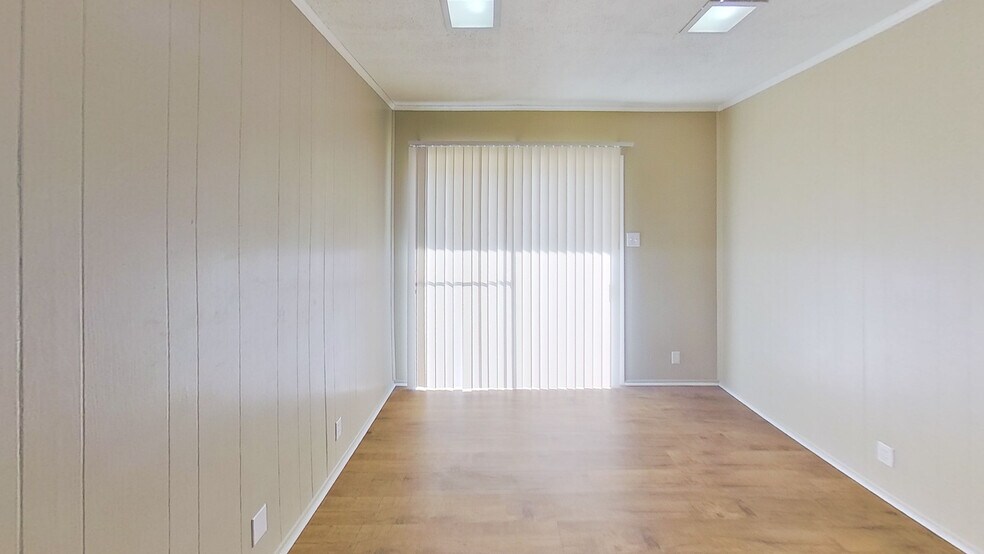 More Photos Of 1503 E Virginia Ave, Victoria Apartments For Sale