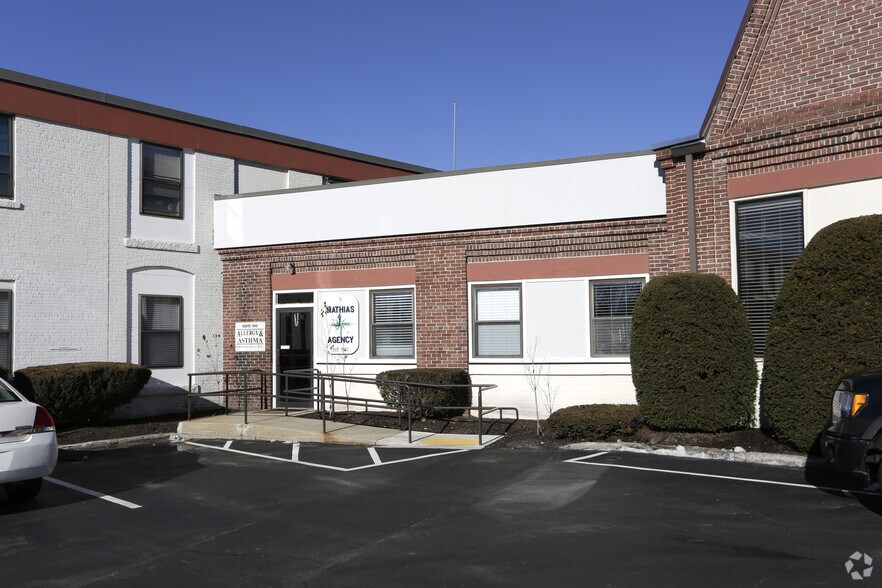More Photos Of 200 Sutton St, North Andover Medical For Lease