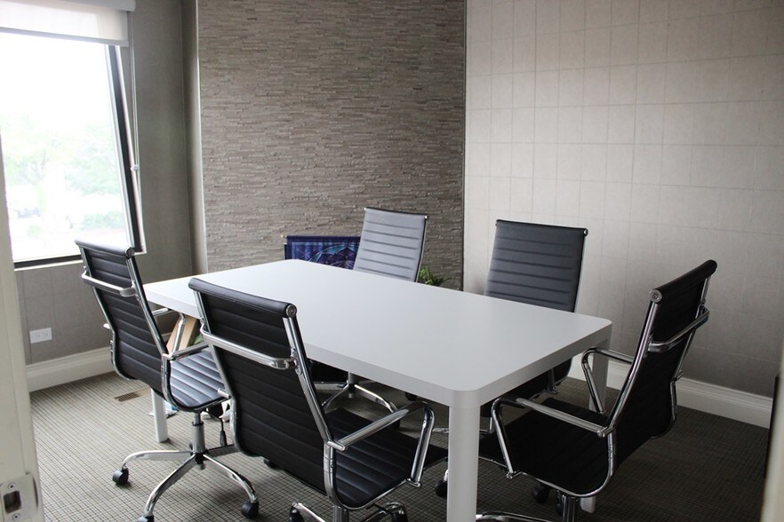 More Photos Of 6252 N Lincoln Ave, Chicago Office For Lease