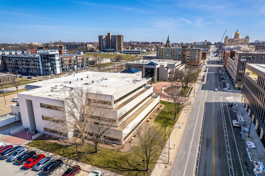 More Photos Of 100 E Grand Ave, Des Moines Office For Lease