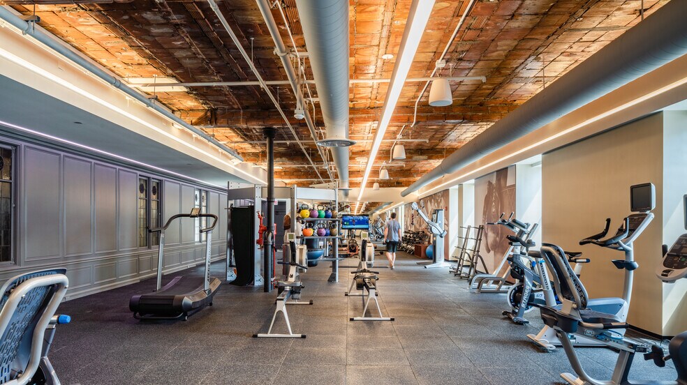 More Photos Of 231 S LaSalle St, Chicago Office For Lease