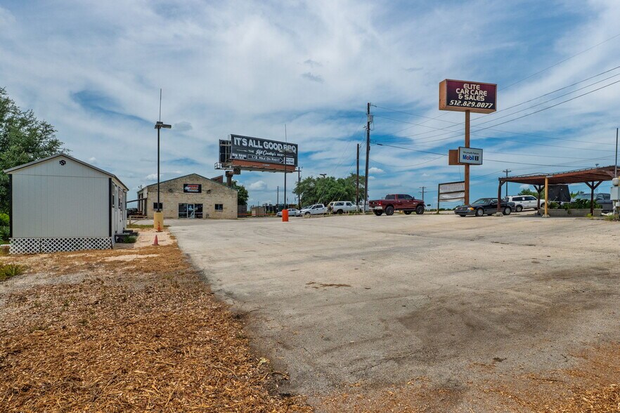 More Photos Of 21601 State Highway 71 W, Spicewood Land For Lease