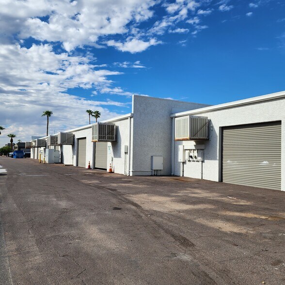 More Photos Of 456 E Juanita Ave, Mesa Warehouse For Lease