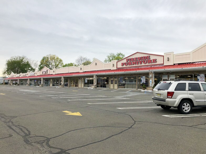 679717 State Rt 23, Pompton Plains, NJ 07444