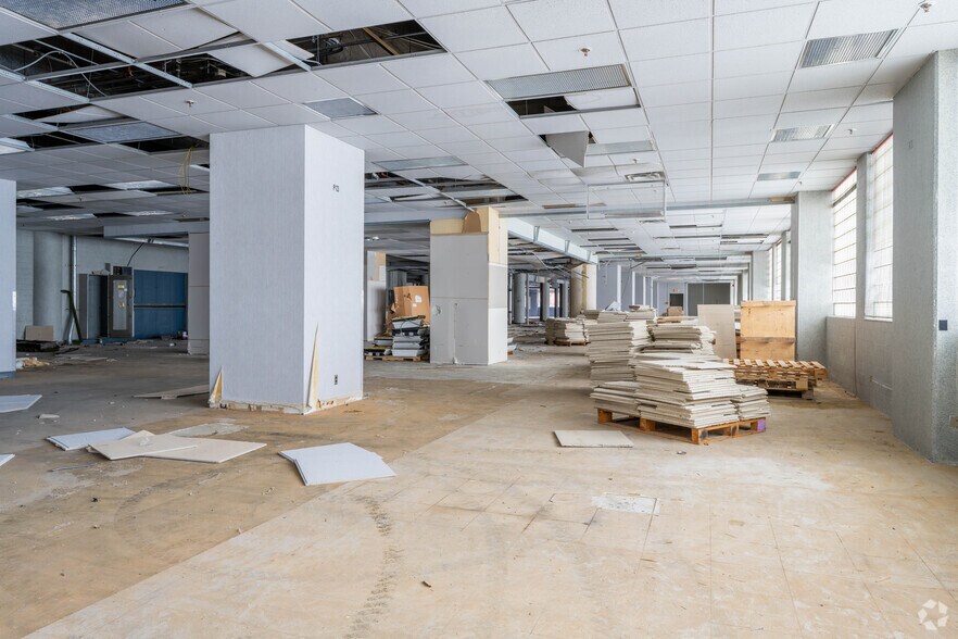 More Photos Of 1405-1447 Saint Paul St, Rochester Office For Sale