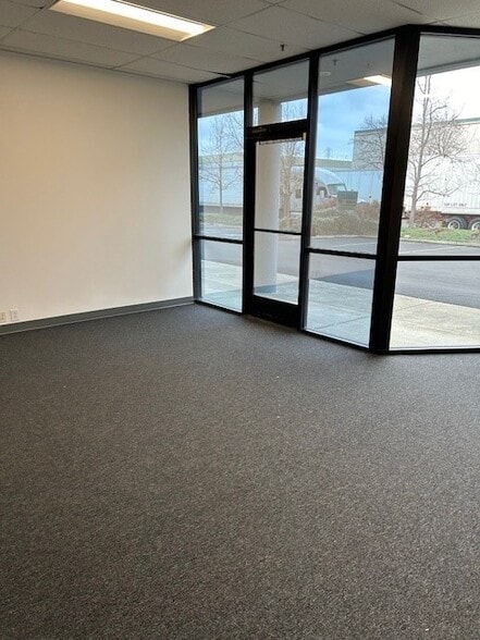 More Photos Of 4949 Fulton Dr, Fairfield Research And Development For Lease
