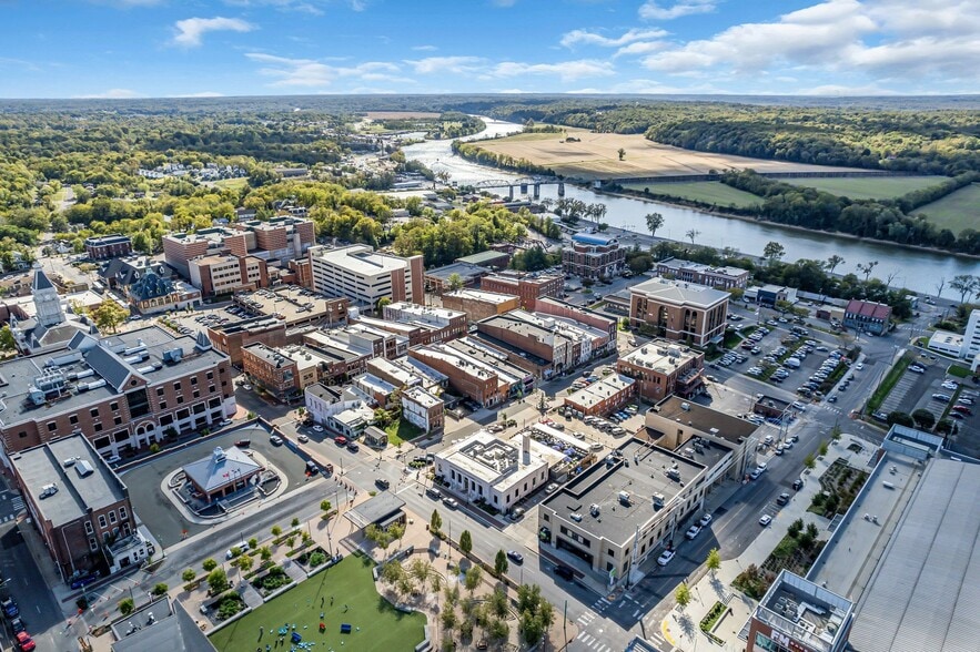 More Photos Of 131 Strawberry Alley Aly, Clarksville General Retail For Lease