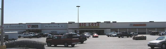 More Photos Of 2002-2028 N Locust Ave, Lawrenceburg General Retail For Lease