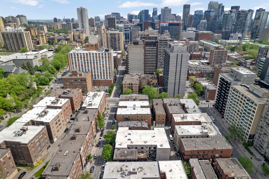 More Photos Of 2066-2070 Av Lincoln, Montréal Apartments For Sale