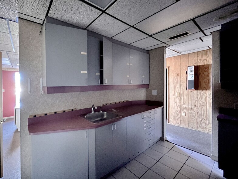 More Photos Of 200 Avenue K SE, Winter Haven Office For Lease