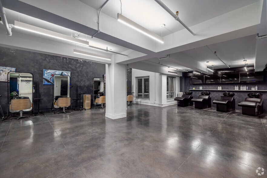 More Photos Of 150 W 30th St, New York Office For Lease