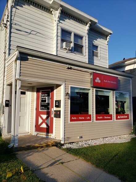Primary Photo Of 917 E Main St, Stoughton Storefront For Lease