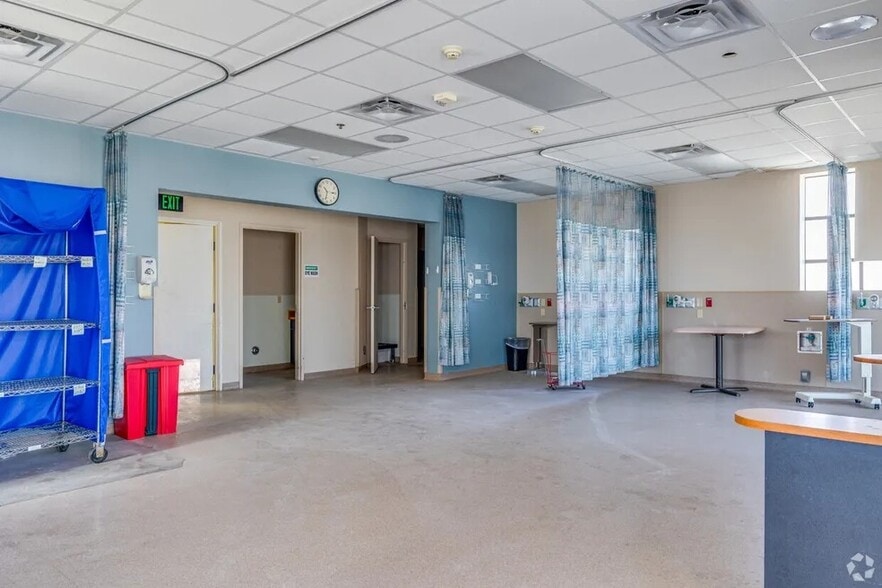 More Photos Of 13818 N Thunderbird Blvd, Sun City Rehabilitation Center For Sale