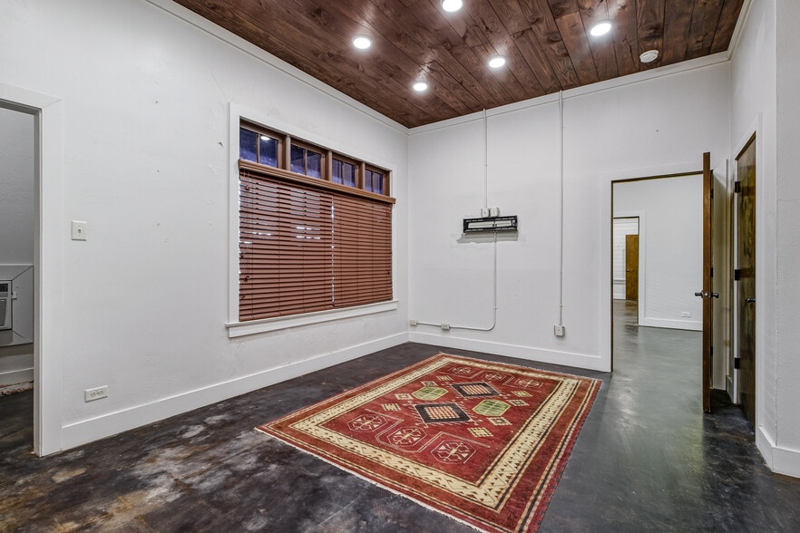 More Photos Of 1000 Louisville Ave, Monroe Office For Sale