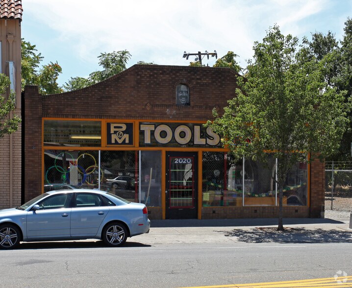 Primary Photo Of 2020 Broadway, Sacramento General Retail For Sale