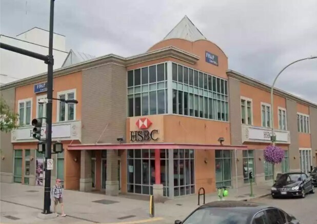 Primary Photo Of 384 Bernard Av, Kelowna Bank For Lease