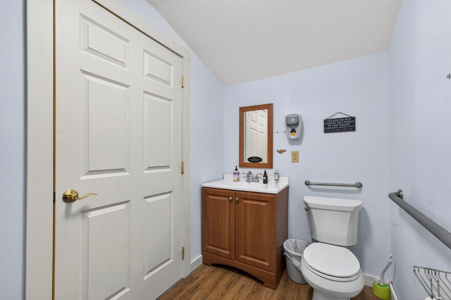 More Photos Of 16 Colls Farm Rd, Jaffrey Freestanding For Sale