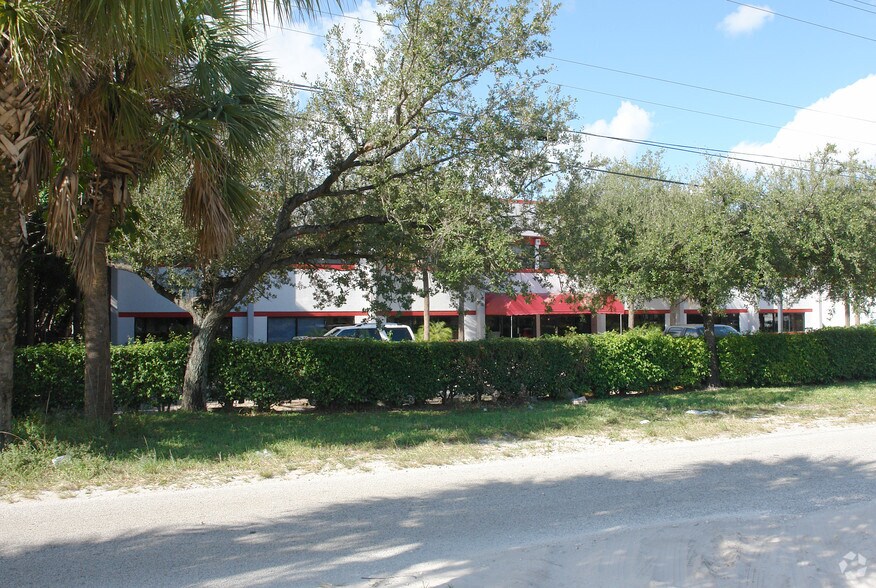 More Photos Of 2095 N Andrews Ave, Pompano Beach Light Manufacturing For Lease