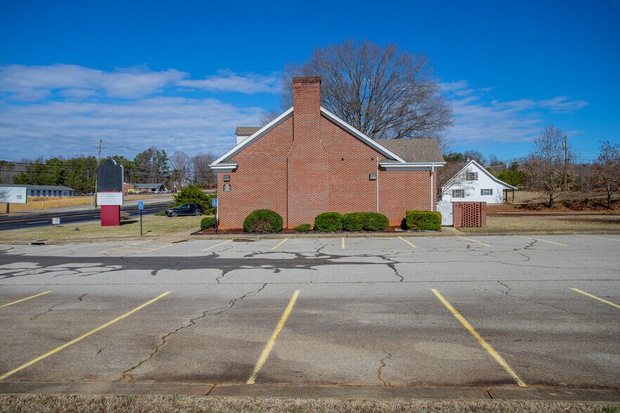 More Photos Of 5406 US 29, Blairs Bank For Lease