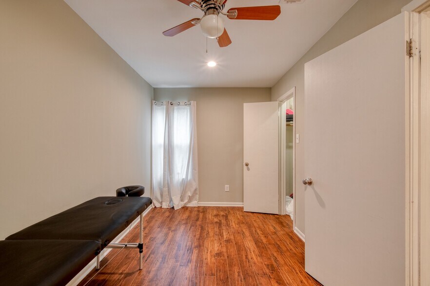 More Photos Of 13803 Ann Pl, Austin Office For Sale