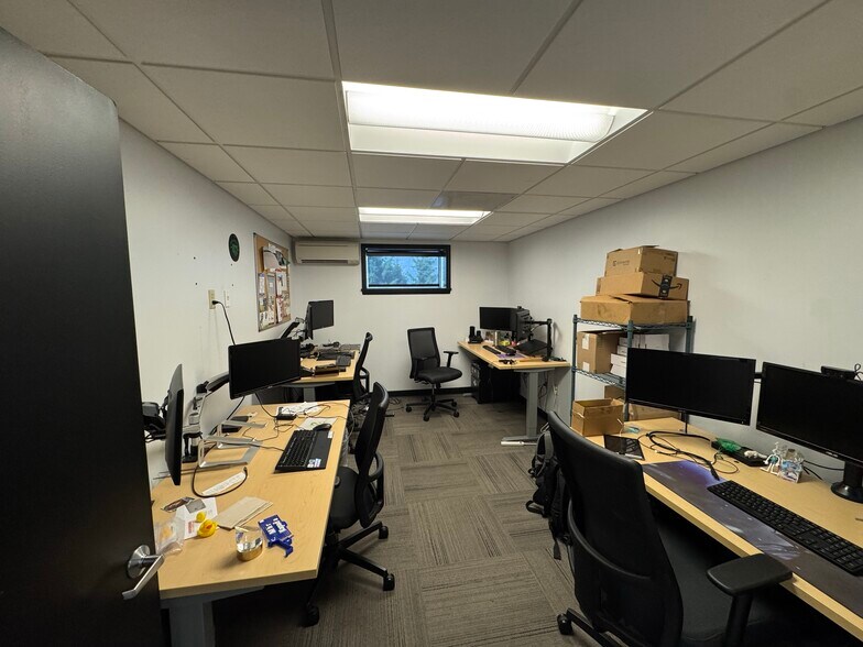 More Photos Of 2445A Old Philadelphia Pike, Lancaster Flex For Lease