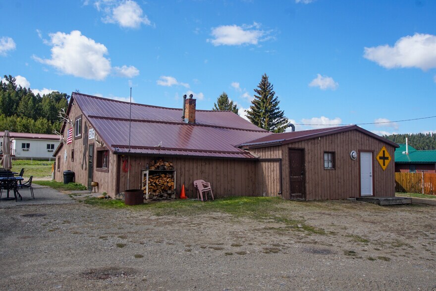 More Photos Of 20 Forest Rd S, Martinsdale Hotel For Sale