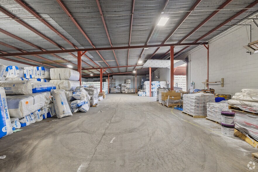 More Photos Of 252-262 Depot Rd, Milford Light Distribution For Lease