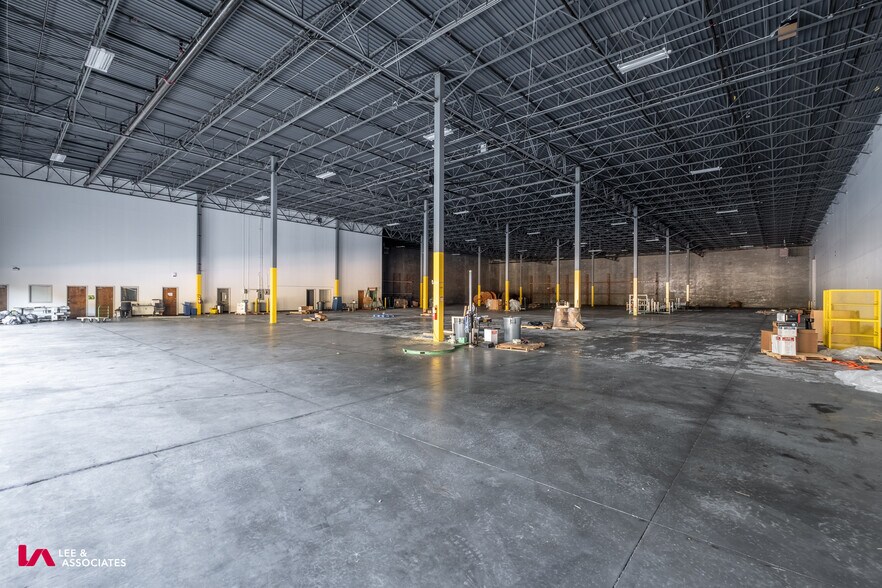 More Photos Of 1300 Northbrook Pky, Suwanee Warehouse For Lease