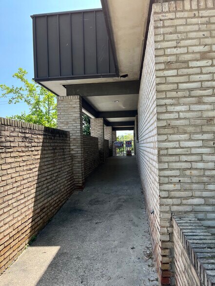 More Photos Of 6490-6492 Landover Rd, Cheverly Medical For Lease