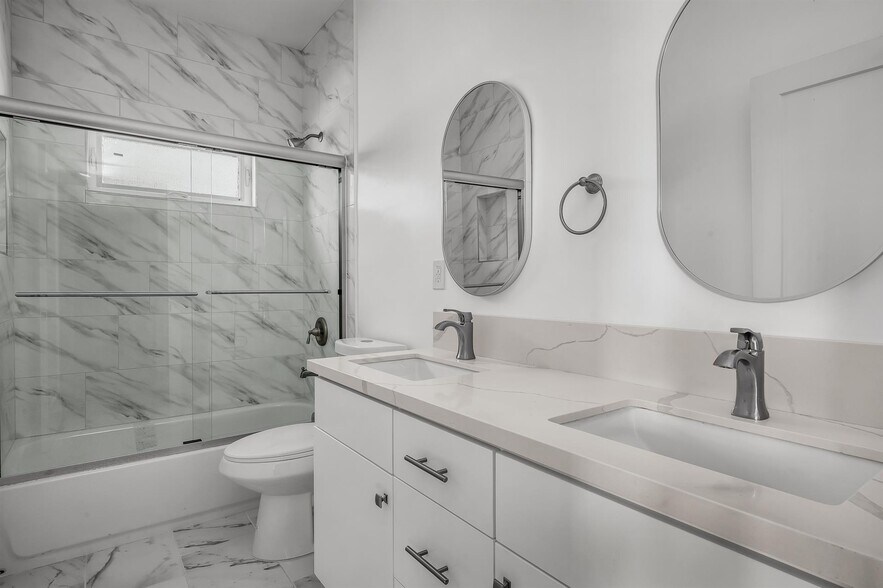 More Photos Of 4701 Saturn St, Los Angeles Multifamily For Sale