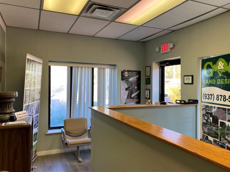 More Photos Of 160 Glaser St, Fairborn Flex For Sale