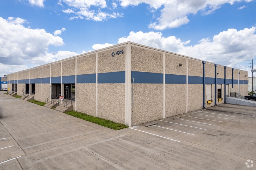 Primary Photo Of 4949 Blalock Rd, Houston Warehouse For Lease