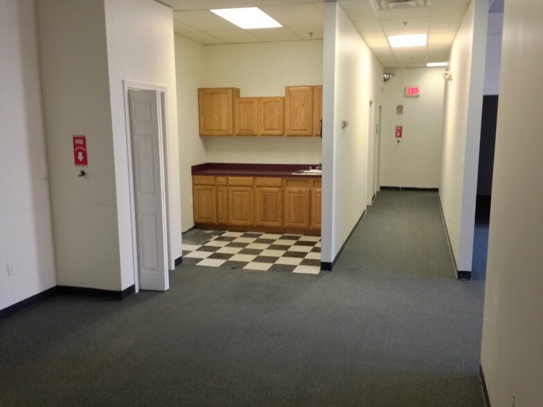 More Photos Of 1990-2002 Commerce Dr, Bridgeport Distribution For Lease