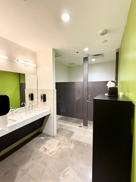 More Photos Of 398 S Arizona Ave, Chandler Freestanding For Sale