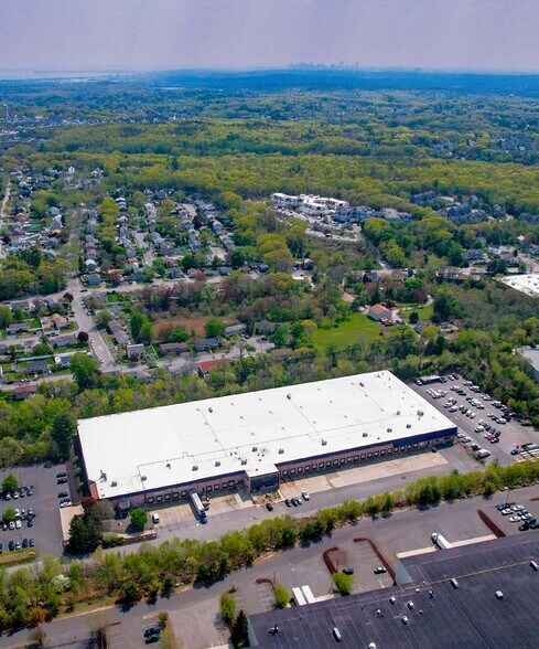 More Photos Of 1 Technology Dr, Peabody Warehouse For Lease