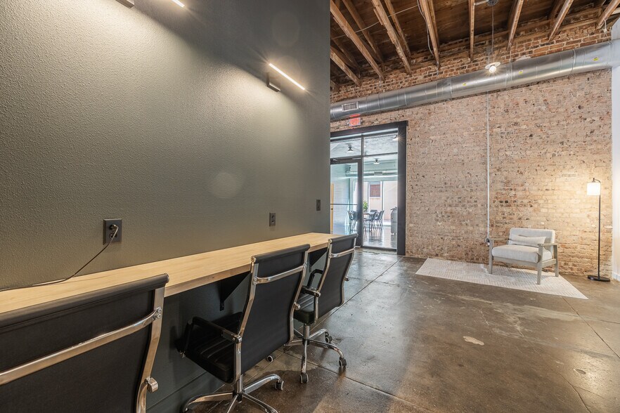 More Photos Of 615 Broadway St, Lubbock Office For Lease