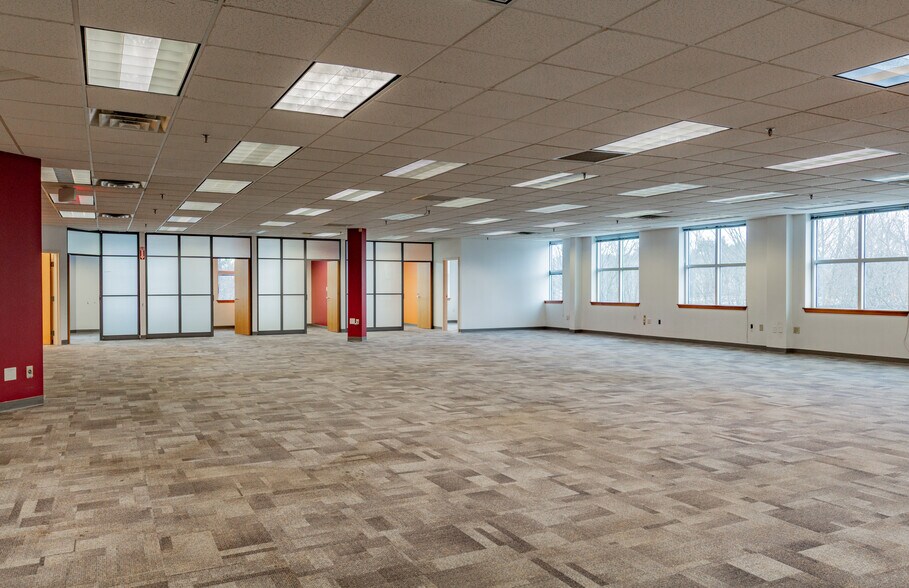 More Photos Of 482 Payne Rd, Scarborough Office For Sale