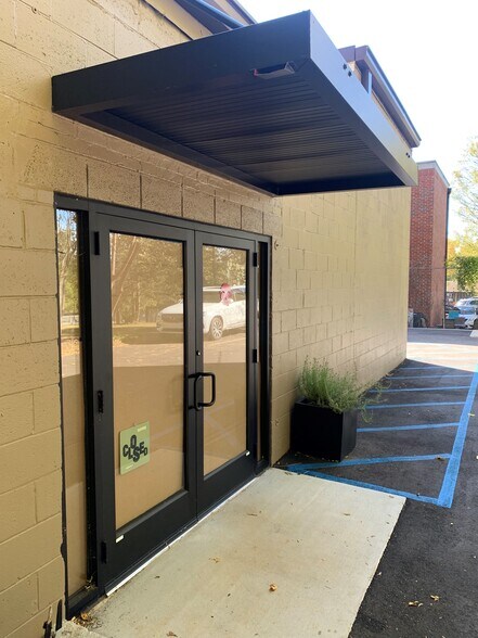 More Photos Of 200 Westfield St, Greenville Flex For Lease