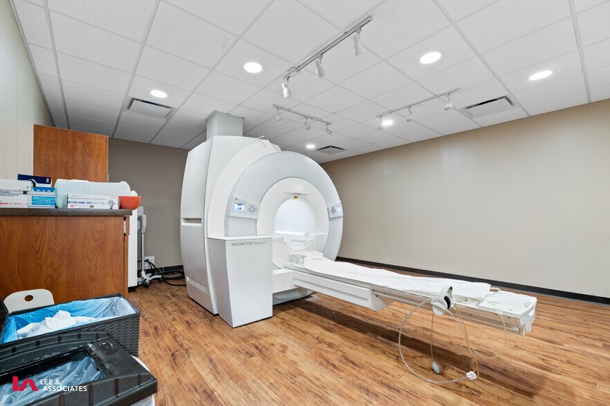 More Photos Of 2774 N Decatur Rd, Decatur Medical For Sale