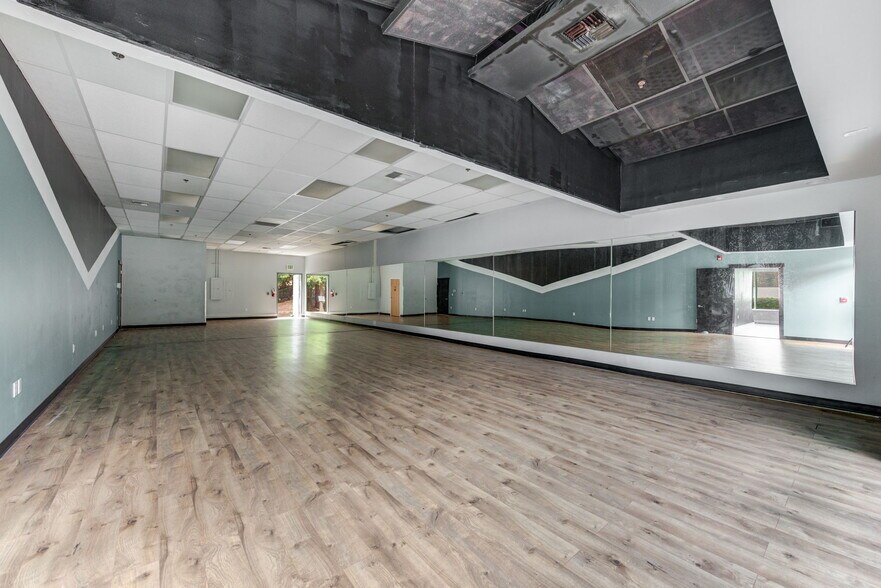 More Photos Of 9623 32nd St SE, Lake Stevens Storefront For Lease