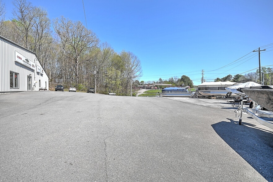 More Photos Of 2905 Cherokee Park Rd, Morristown Auto Dealership For Sale