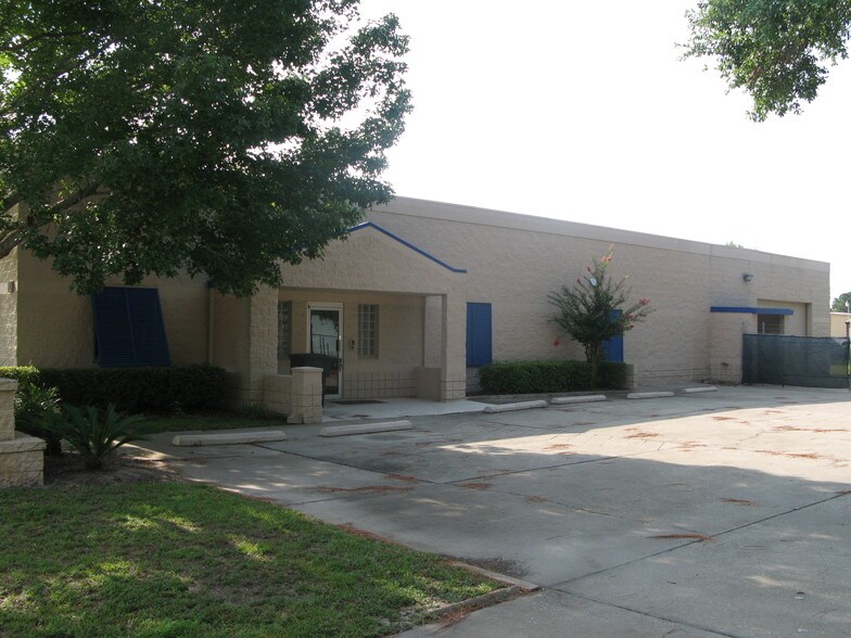 More Photos Of 10 Industrial St, Fort Walton Beach Flex For Lease