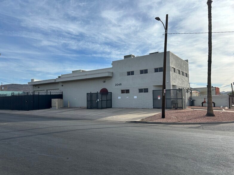 Primary Photo Of 2046 W Ironwood Dr, Phoenix Industrial For Sale