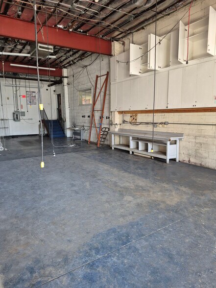 More Photos Of 100 Carney St, Glen Cove Manufacturing For Sale
