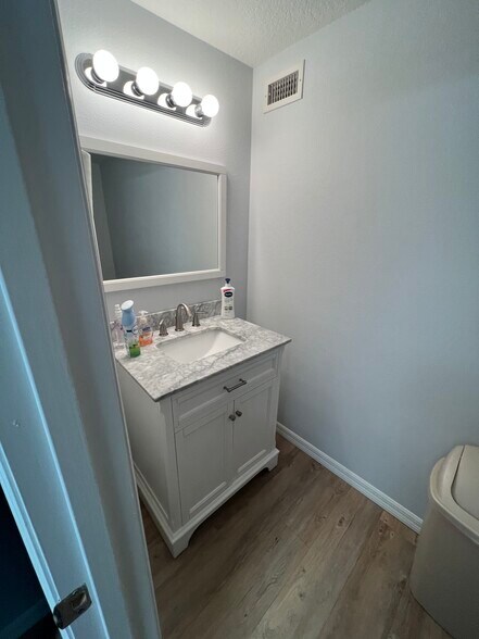 More Photos Of 1104 Kyle Wood Ln, Brandon Medical For Sale
