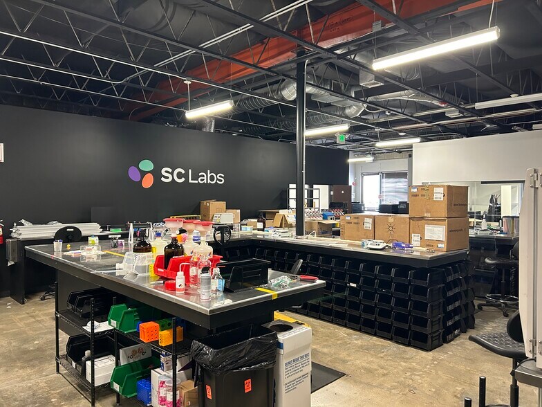 More Photos Of 7027 Hayvenhurst Ave, Van Nuys Light Manufacturing For Lease